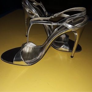DOLCE & GABBANA strappy T strap heels size 10/ 40 runs small